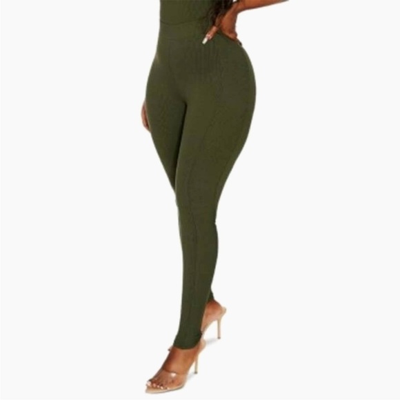 NWOT NAKED WARDROBE Green Snatched To The Side Leggings - Picture 1 of 1